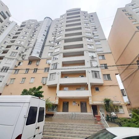 Bright Central Apartment คีชีเนา ภายนอก รูปภาพ